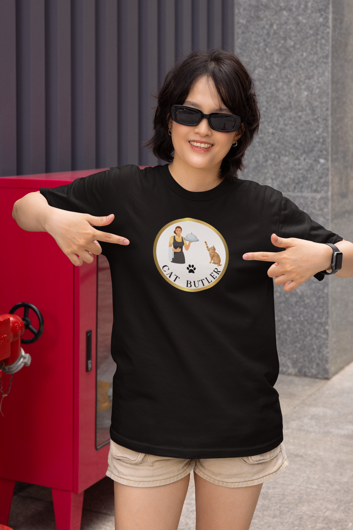 "Cat Butler" T-Shirt - With Vintage Style Design - (Unisex Jersey Short Sleeve Tee - Perfect Gift for Cat Lovers!)