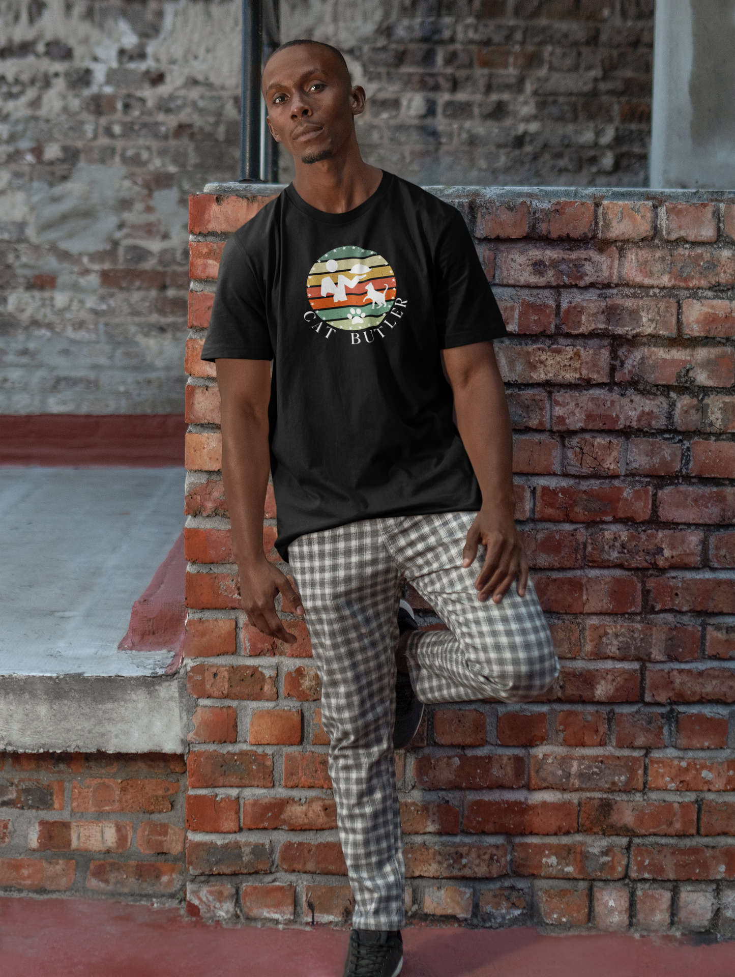 "Cat Butler" T-Shirt - With Vintage Sunset Style Graphic - (Unisex Jersey Short Sleeve Tee - Perfect Gift for Cat Lovers!)
