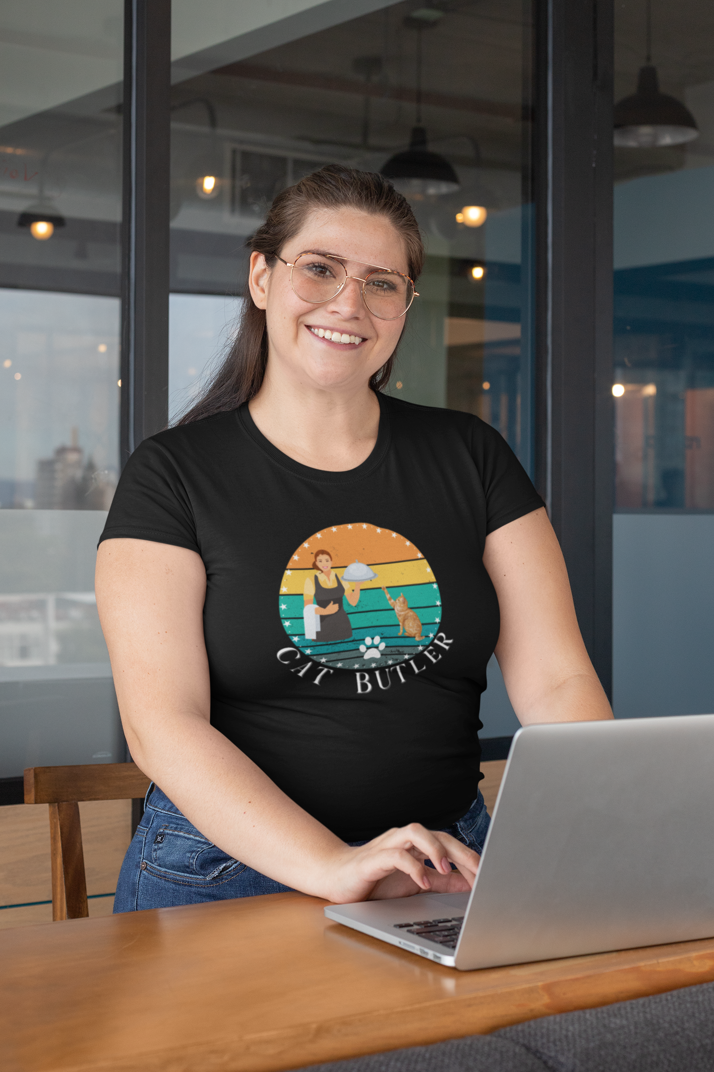 "Cat Butler" T-Shirt - With Vintage Sunset Graphic - (Unisex Jersey Short Sleeve Tee - Perfect Gift for Cat Lovers!)