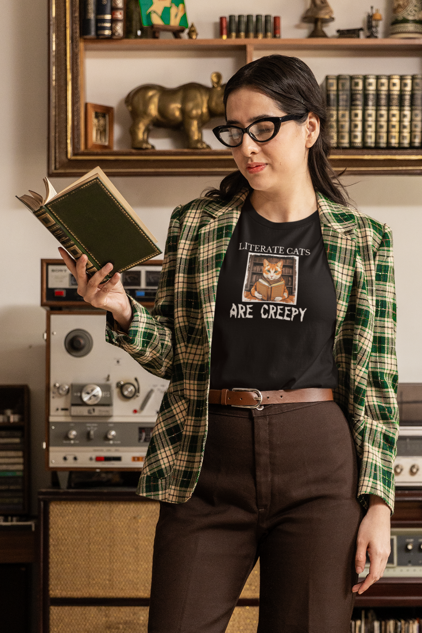 Literate Cats Are Creepy - Fun Unisex Tee - Perfect for Cat Lovers & Bookworms