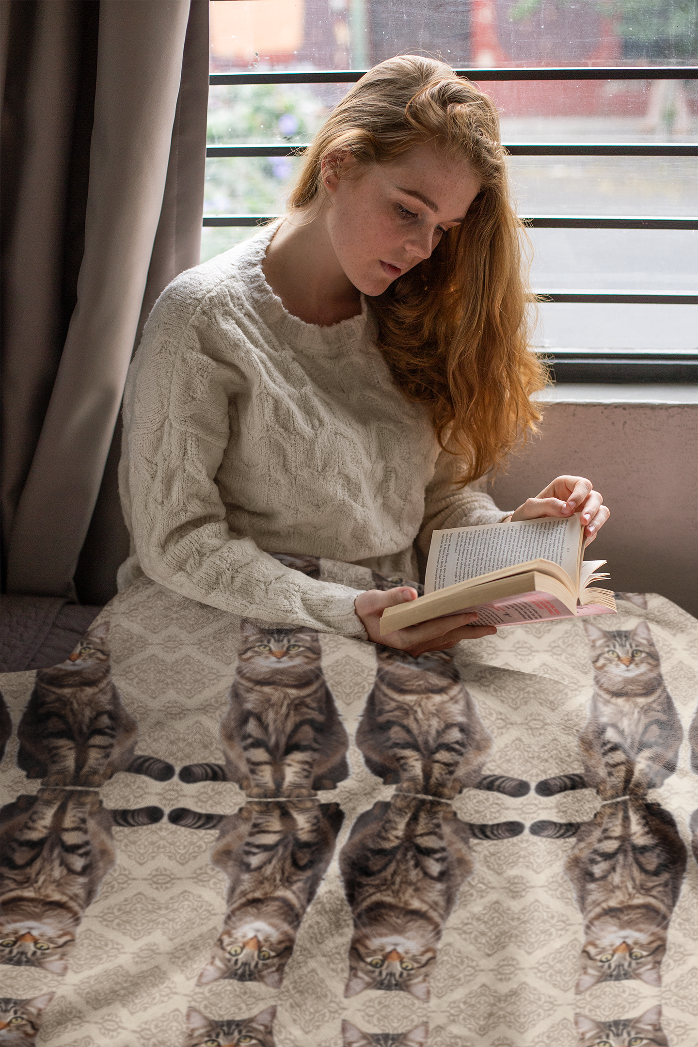 Cat "Mirror Pattern" Velveteen Blanket, Cozy Cat Blankets for Cat Lovers, Cat Decor for Home, Gifts for Pet Owners, Soft Microfiber Throw Blanket
