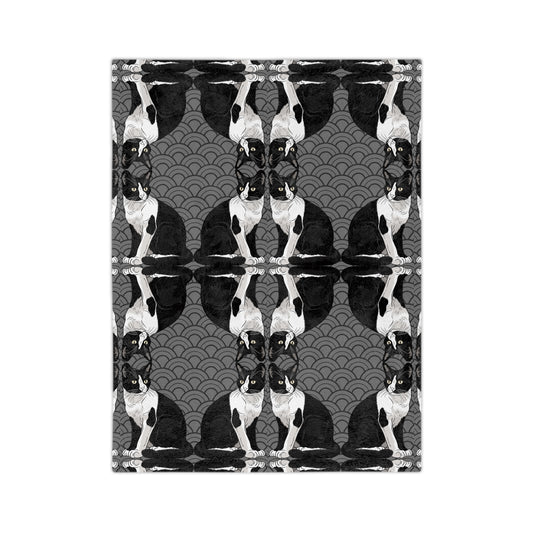 Cozy "Mirrored Image" Cat-Themed Velveteen Blanket for Cat Lovers, Cute Gift for Pet Owners, Home Decor, Perfect for Snuggling or Picnics